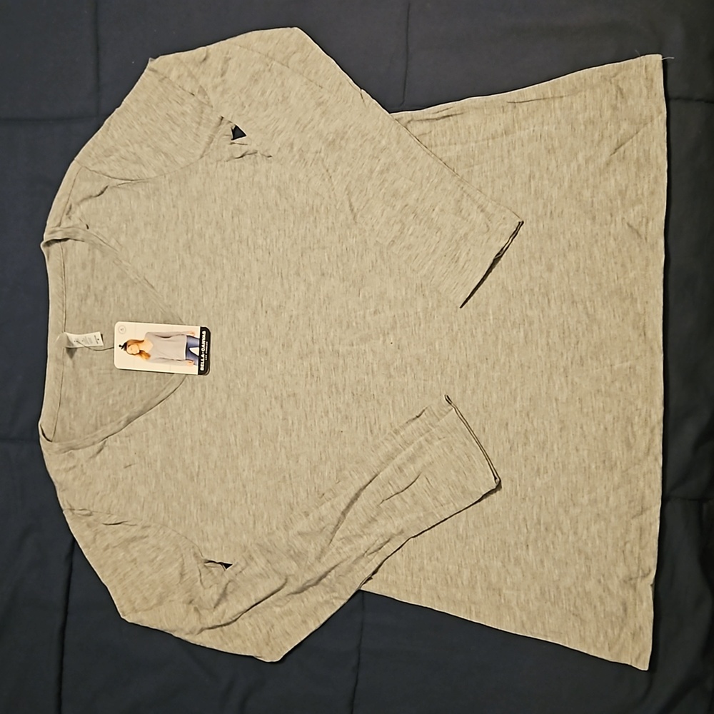 Women's Flowy Long Sleeve V-neck tee NWT